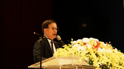 名譽博士引言人致詞